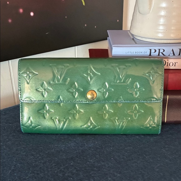 Handbags - Louis Vuitton Monogram Vernis Wallet w/COA